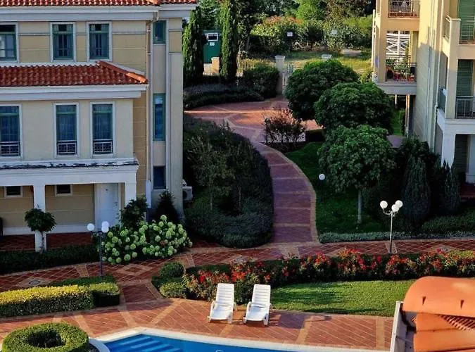 Flores Garden - Menada Chernomorets